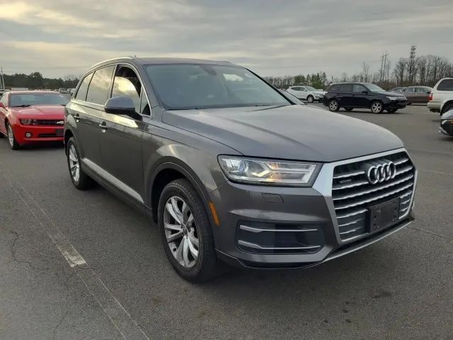 Audi Q7 - фото 3