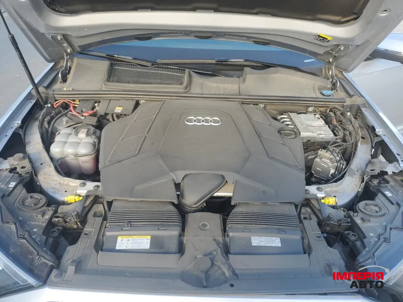 Audi Q7 - фото 11