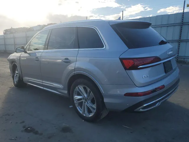 Audi Q7 - фото 2