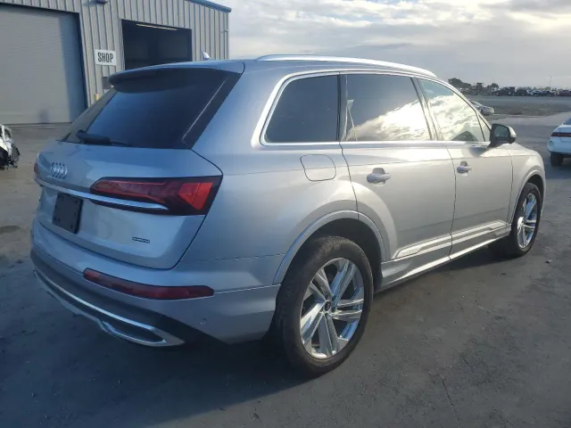 Audi Q7 - фото 3