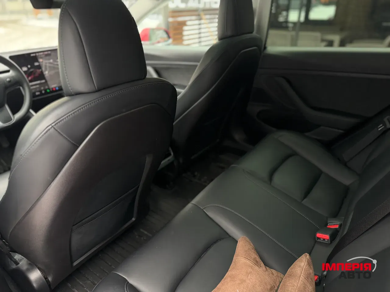 Tesla Model 3 - фото 10