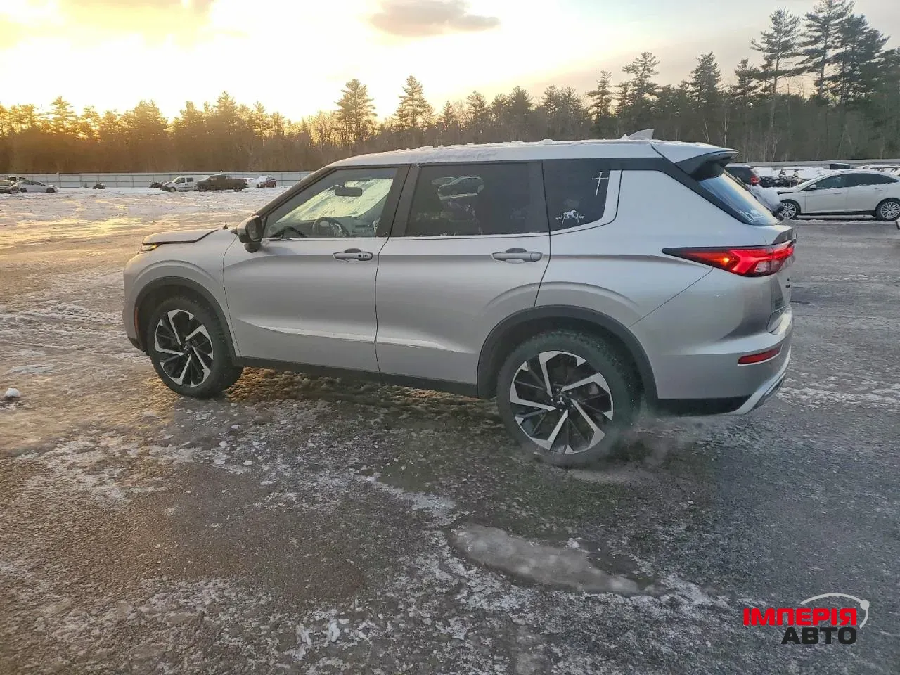 Mitsubishi Outlander - фото 4