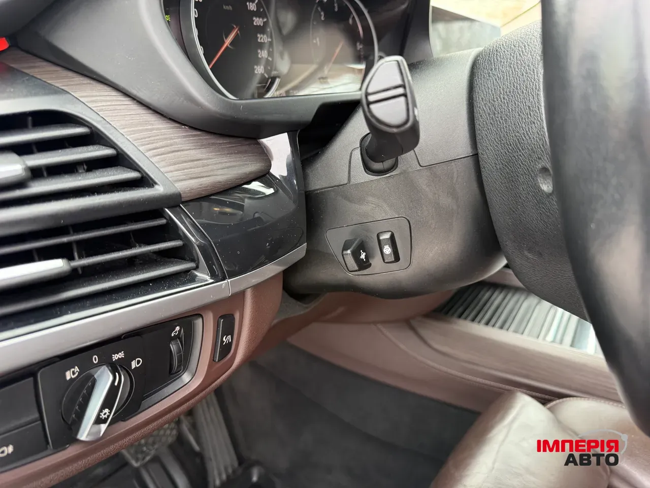 BMW X5 - фото 11