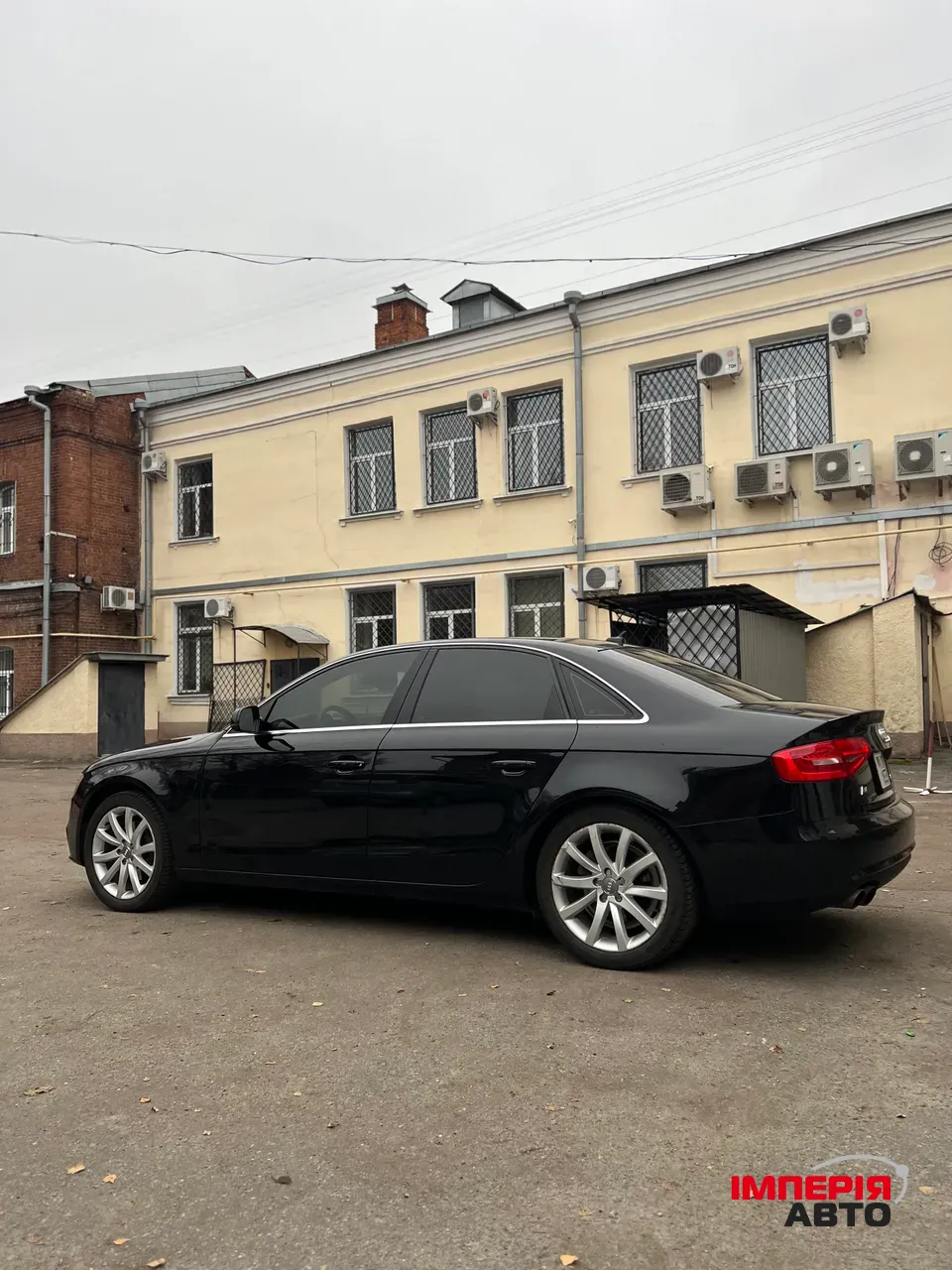 Audi A4 - фото 9