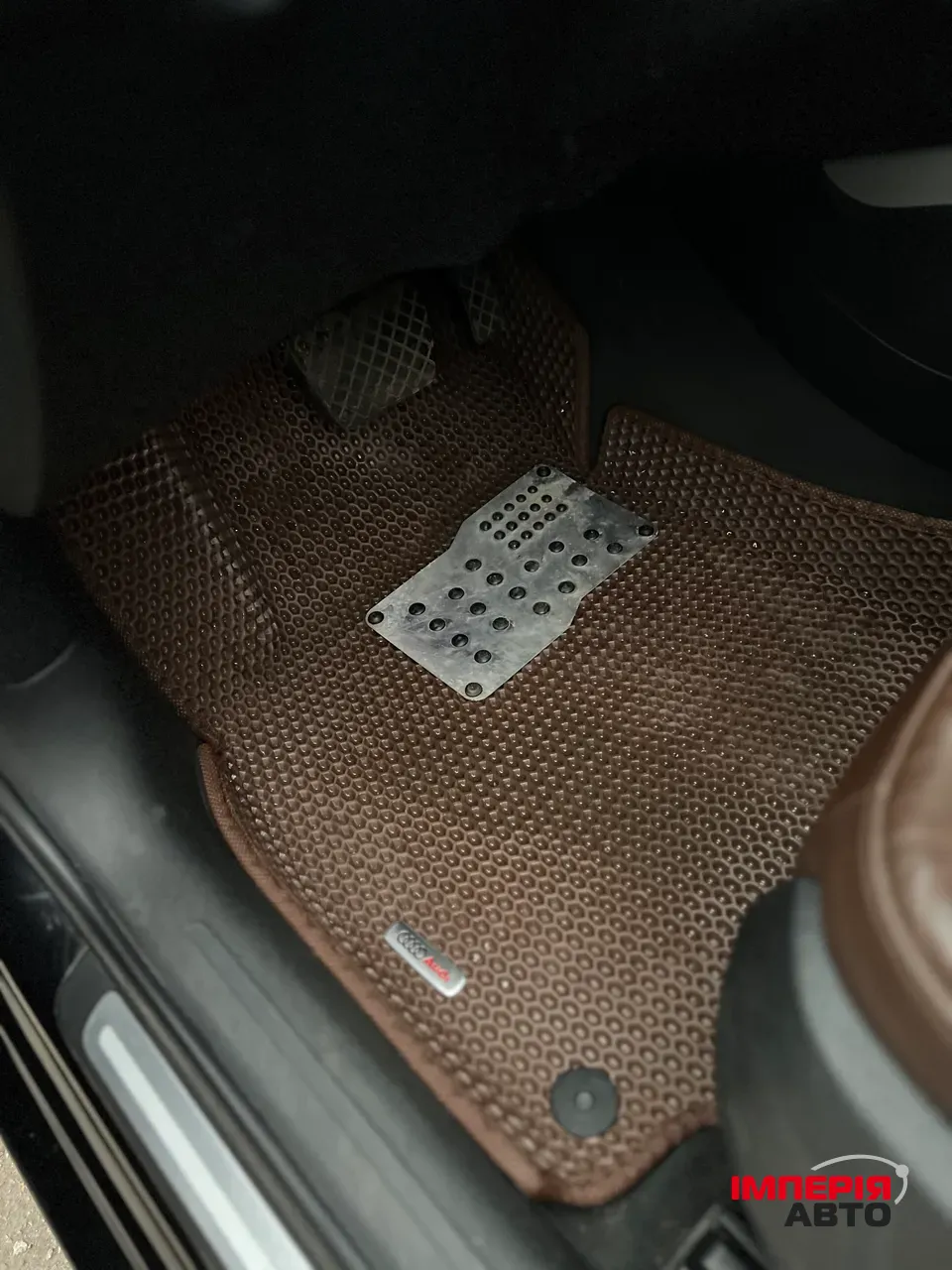 Audi A4 - фото 26