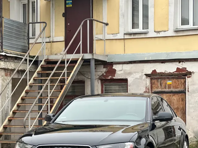 Audi A4 - фото 2