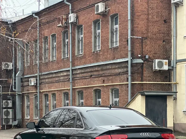 Audi A4 - фото 5