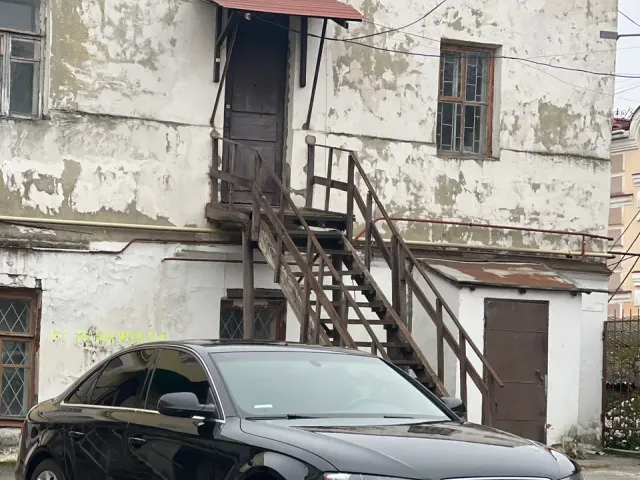 Audi A4 - фото 3