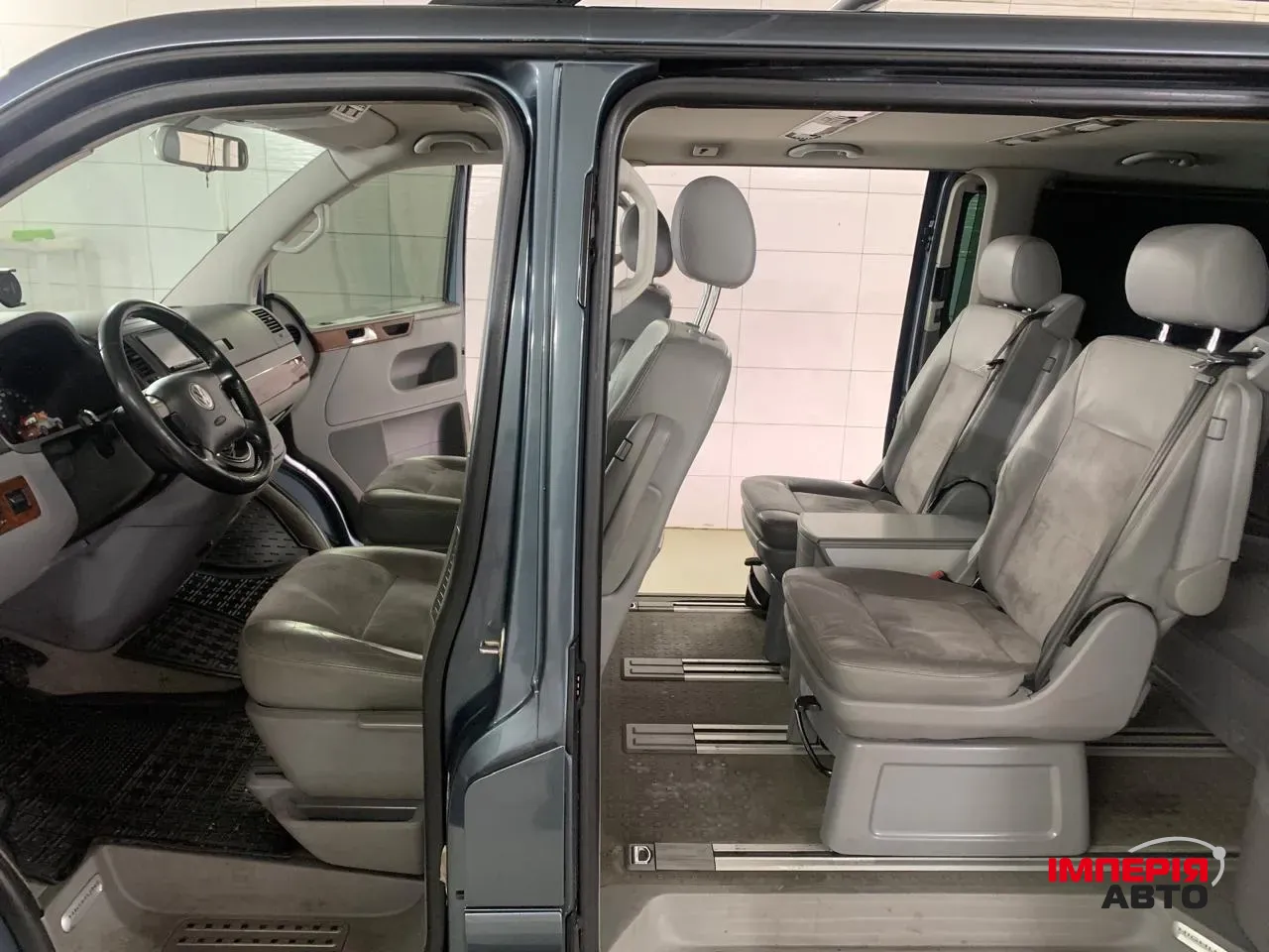 Volkswagen Multivan - фото 5