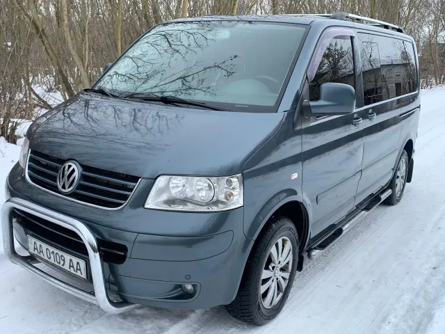 Volkswagen Multivan - фото 2