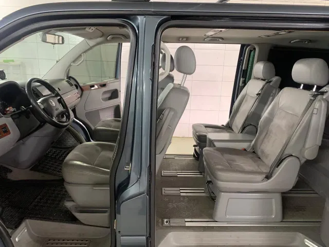 Volkswagen Multivan - фото 5