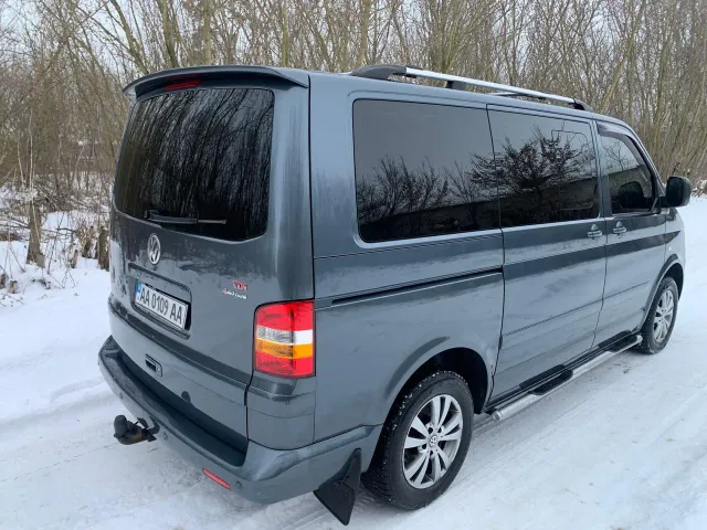 Volkswagen Multivan - фото 4