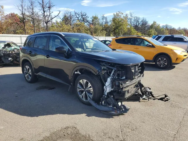 Nissan Rogue - фото 4