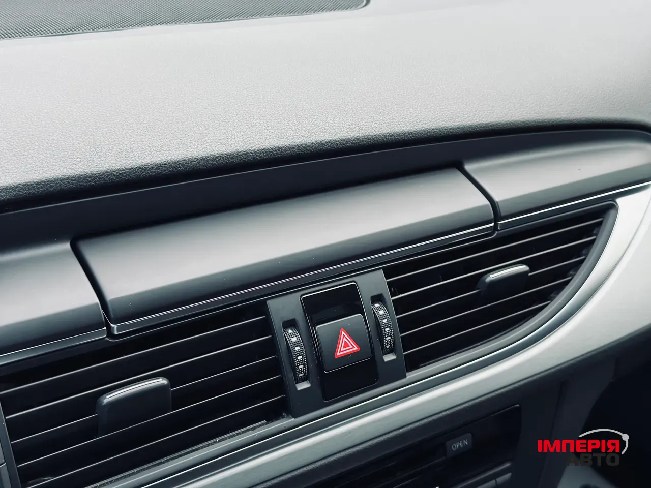 Audi A6 - фото 25