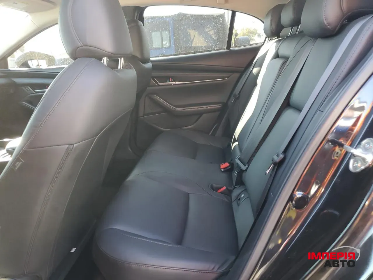 Mazda 3 - фото 10