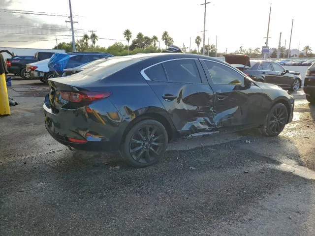 Mazda 3 - фото 3