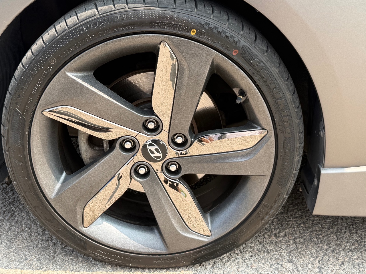 Hyundai Veloster - фото 15