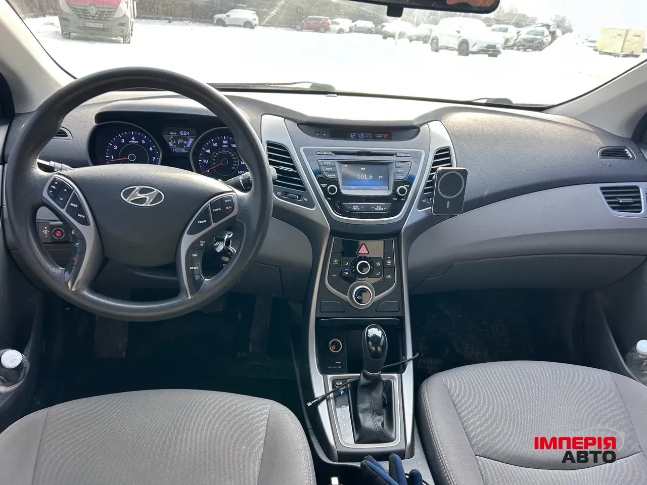 Hyundai Elantra - фото 9