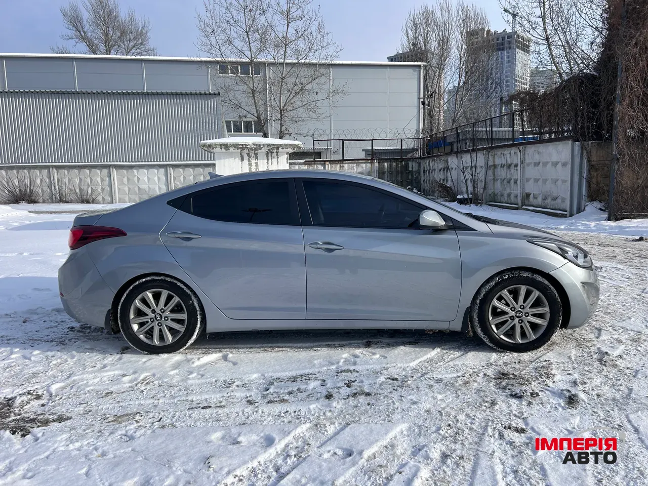 Hyundai Elantra - фото 4