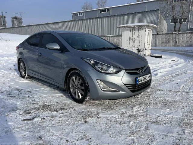Hyundai Elantra - фото 3