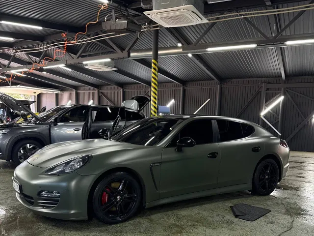 Porsche Panamera - фото 1