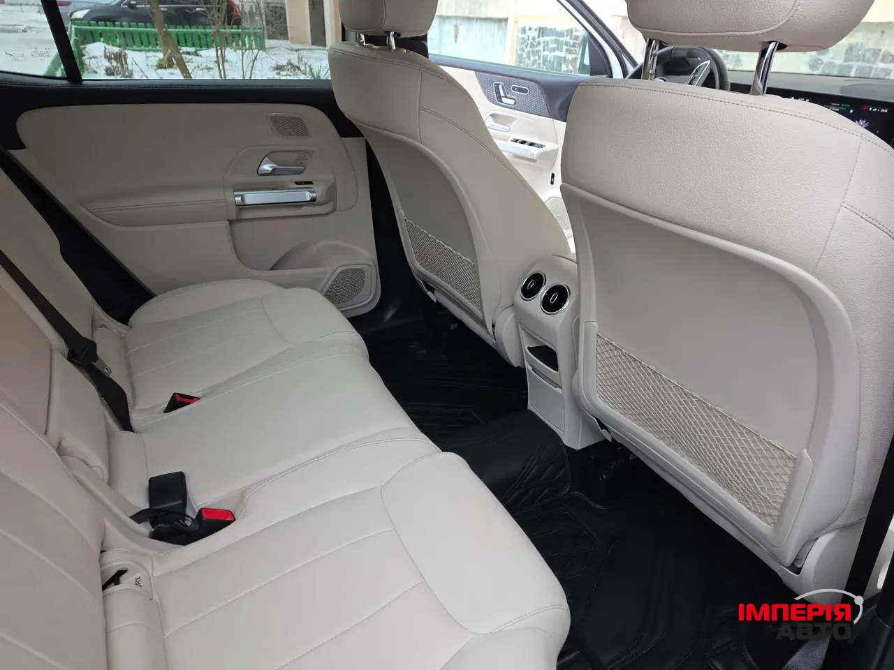 Mercedes-Benz GLB - фото 18