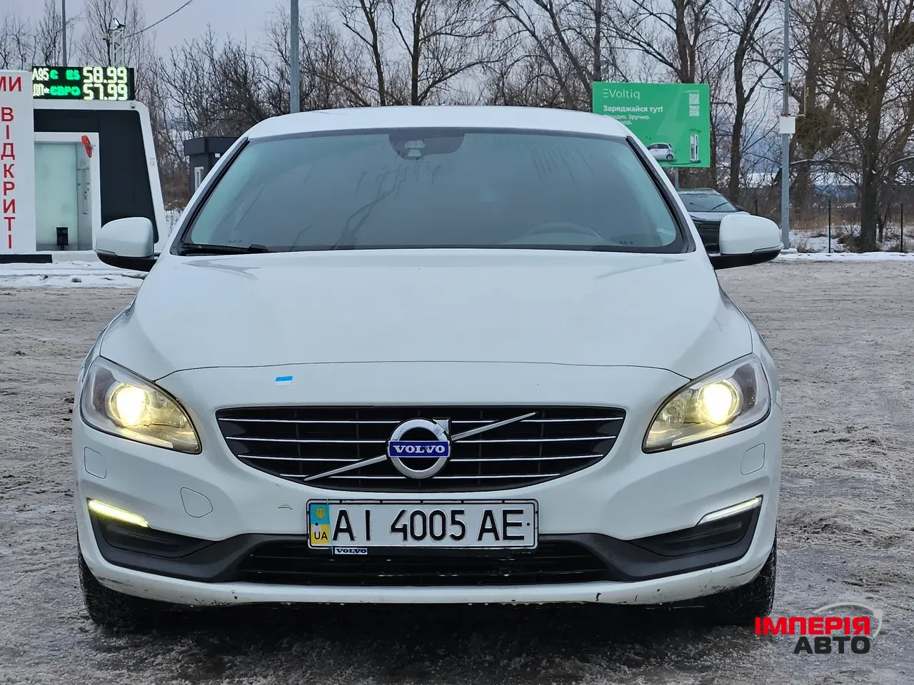 Volvo S60 - фото 1