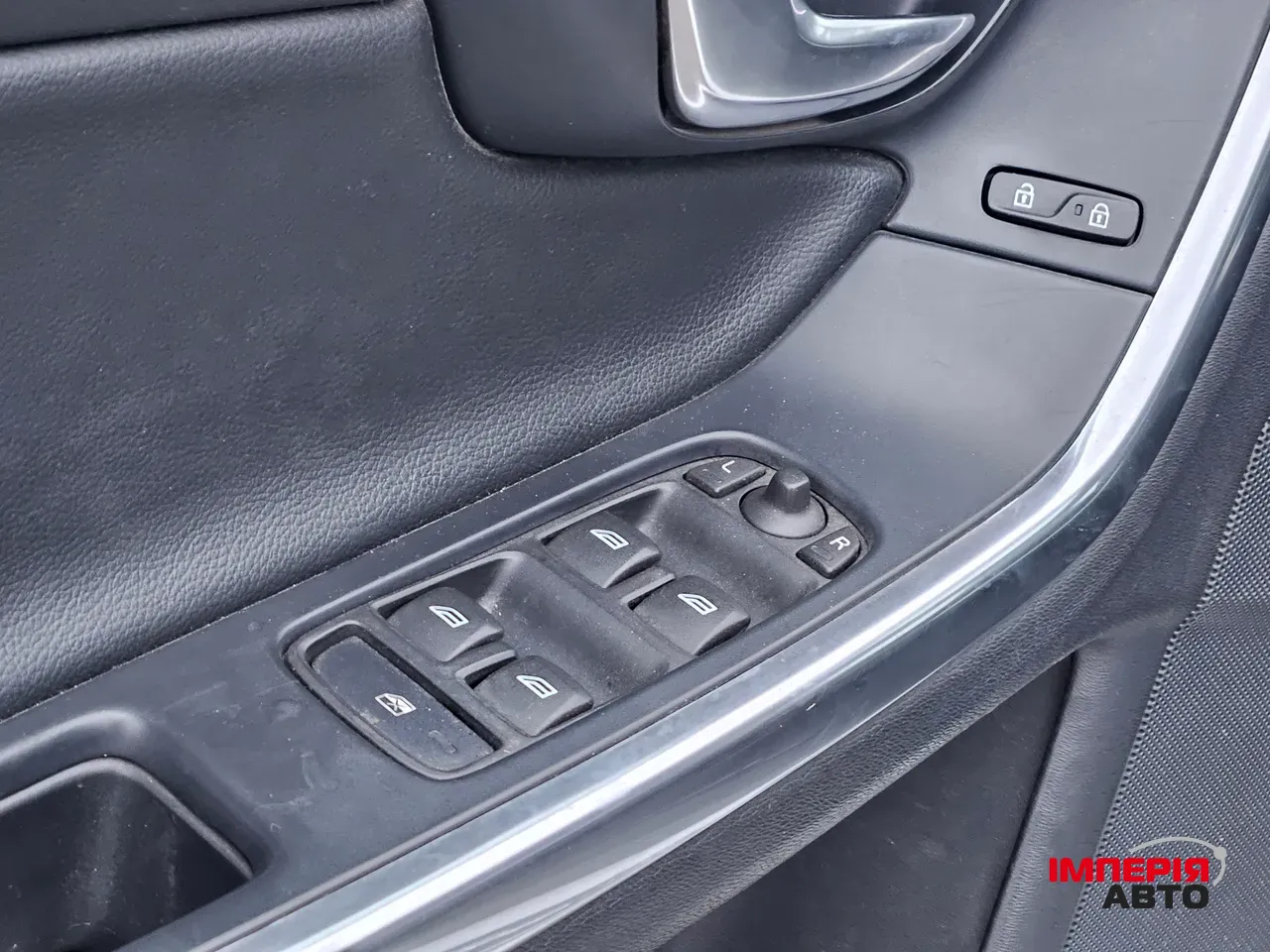 Volvo S60 - фото 16