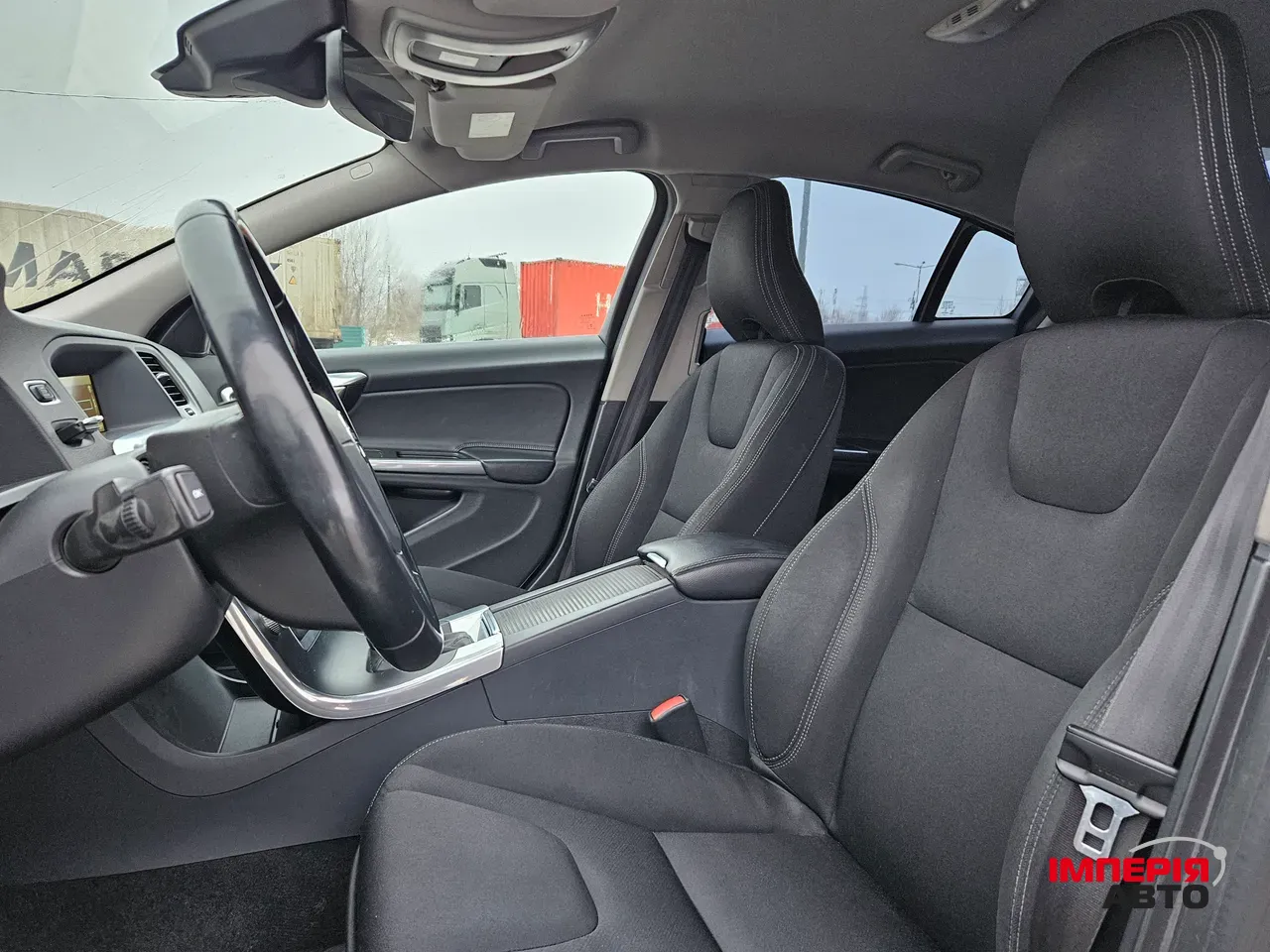 Volvo S60 - фото 17