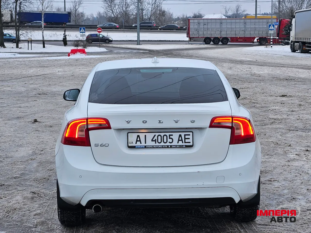 Volvo S60 - фото 14