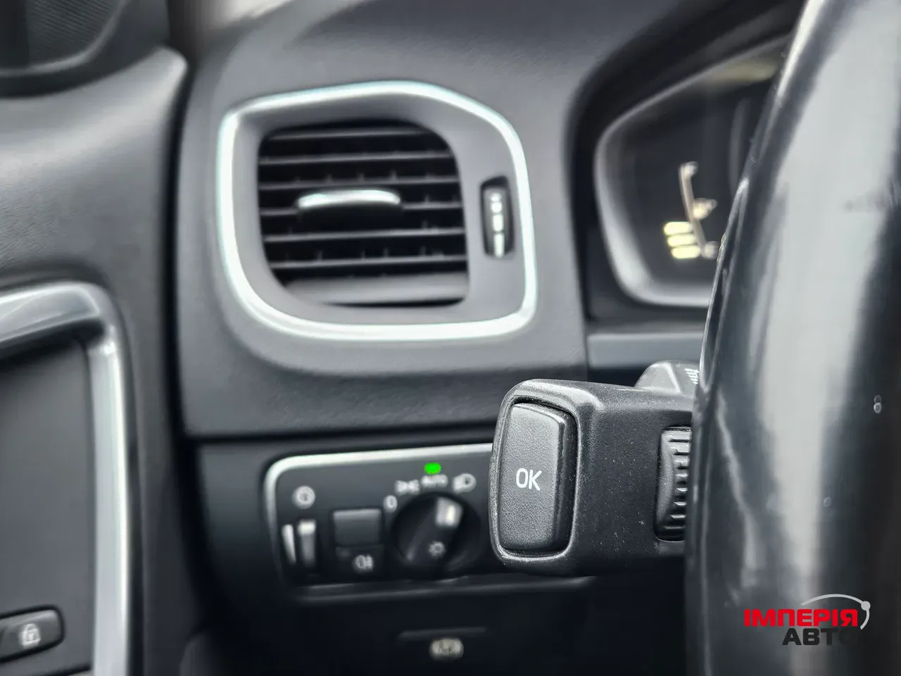 Volvo S60 - фото 34