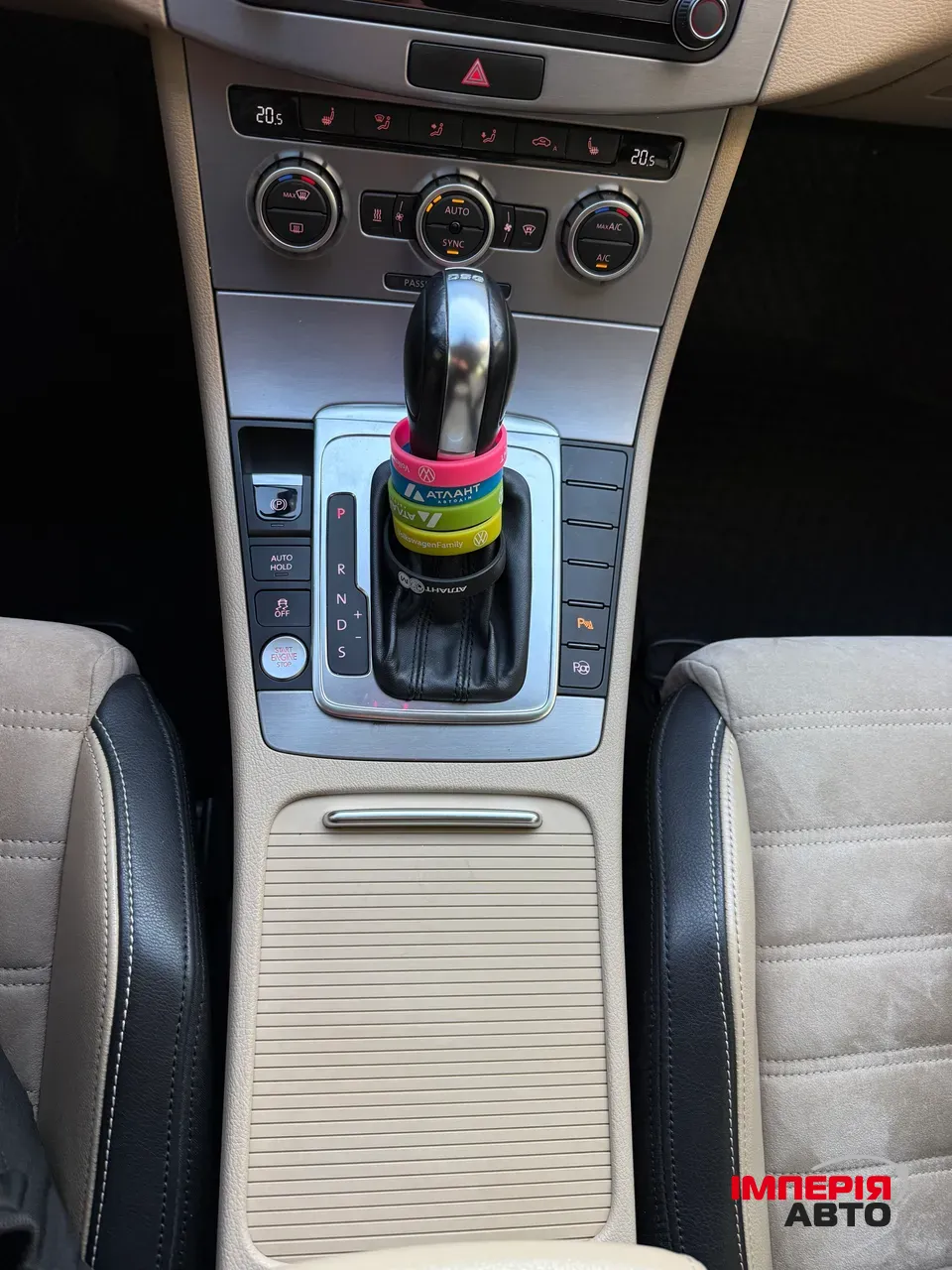 Volkswagen Passat CC - фото 12