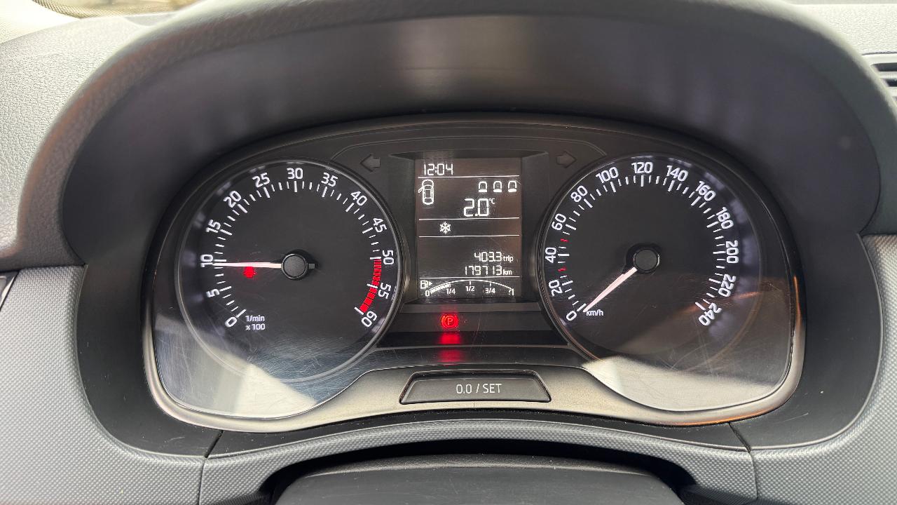 Skoda Fabia - фото 14