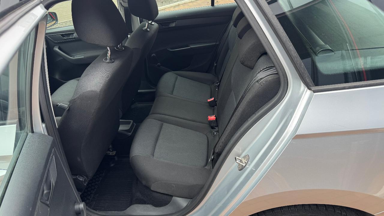 Skoda Fabia - фото 5