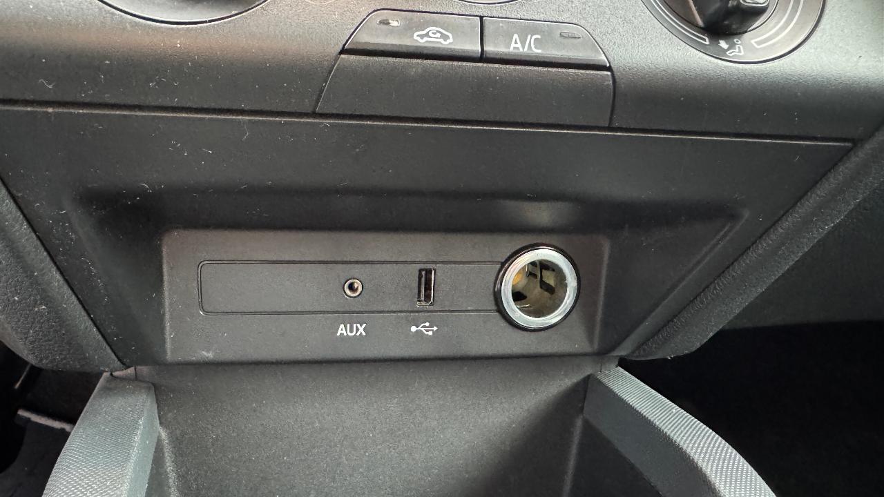 Skoda Fabia - фото 12