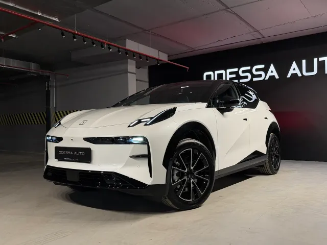 Zeekr X - фото 5