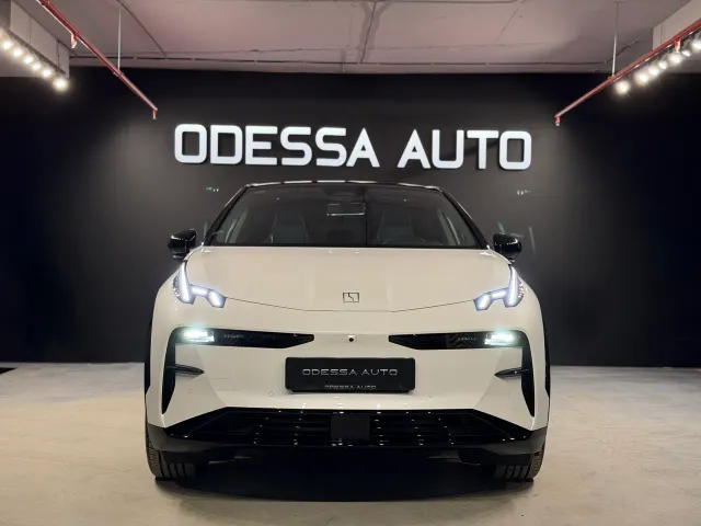 Zeekr X - фото 2