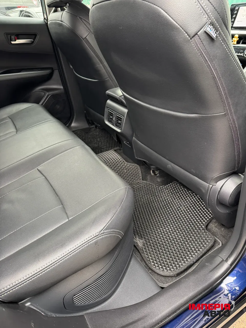 Toyota Venza - фото 9