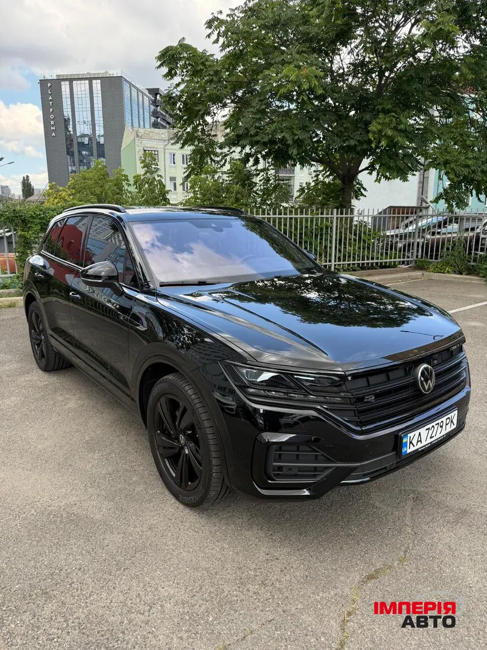 Volkswagen Touareg - фото 1