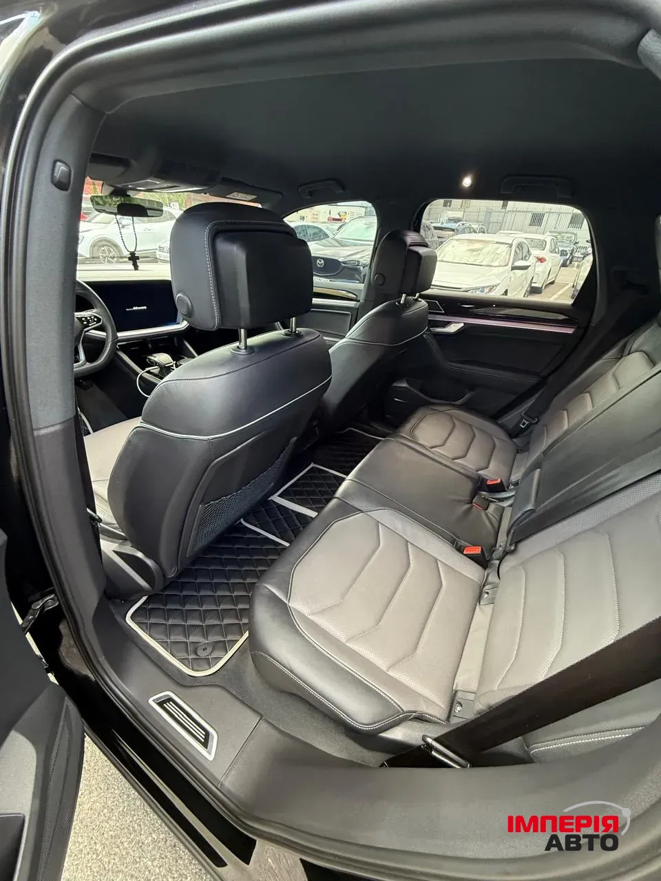 Volkswagen Touareg - фото 9