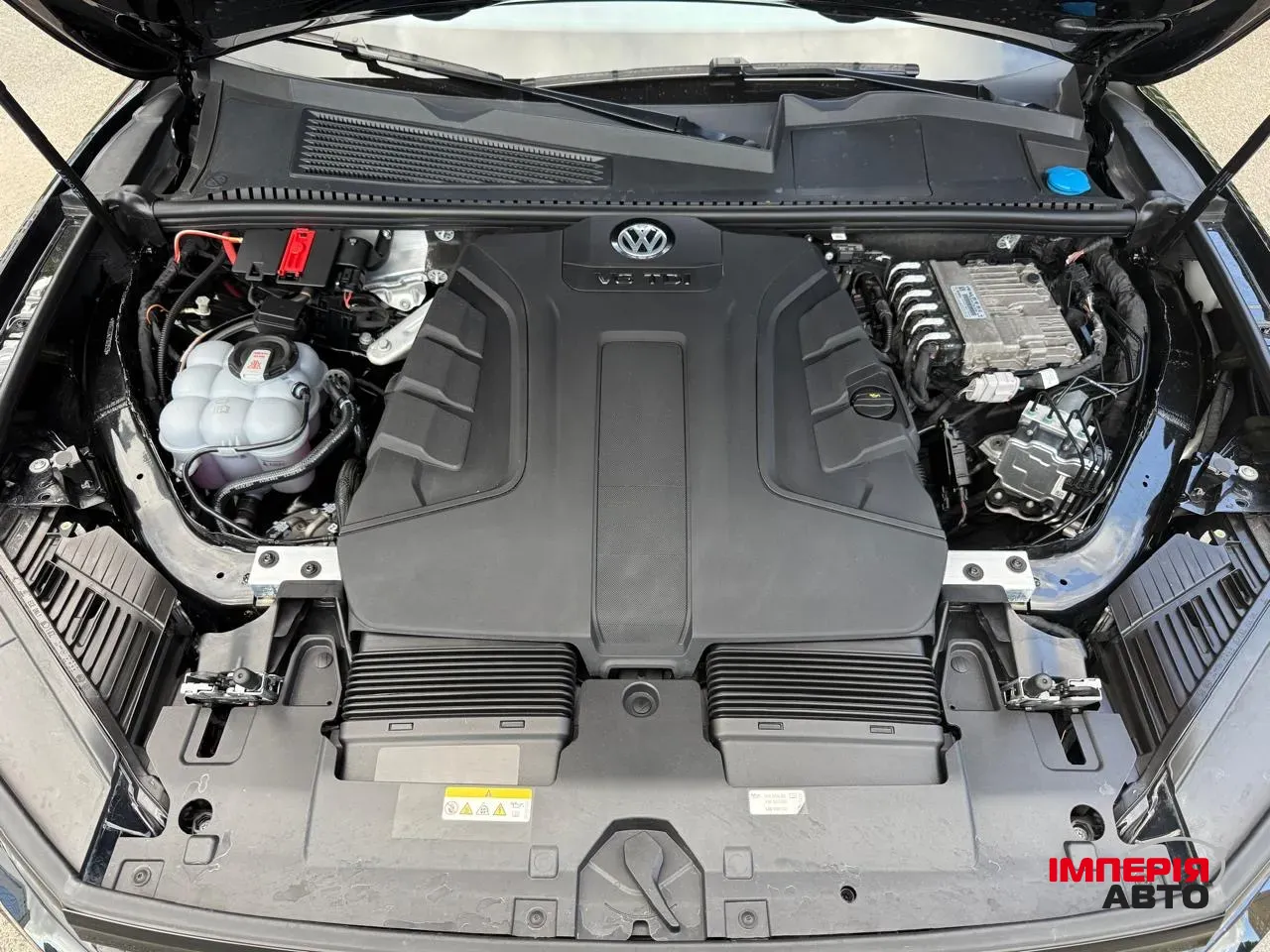 Volkswagen Touareg - фото 6