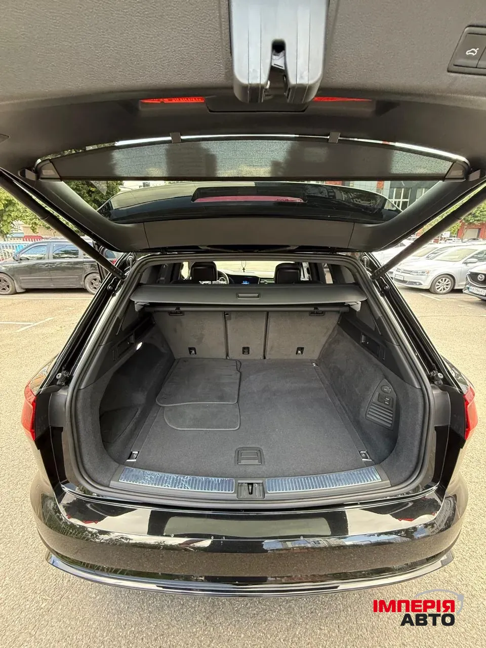 Volkswagen Touareg - фото 12