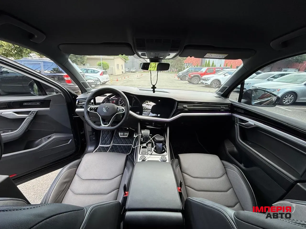 Volkswagen Touareg - фото 13