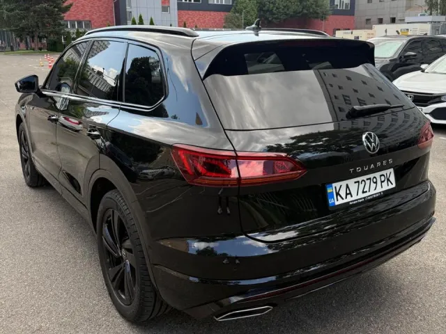 Volkswagen Touareg - фото 3
