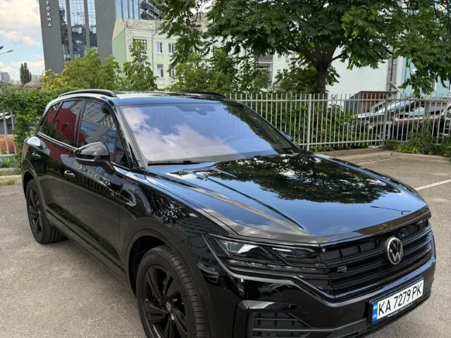 Volkswagen Touareg - фото 1