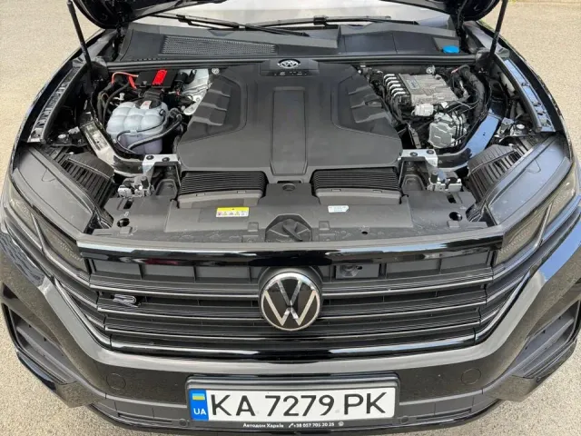 Volkswagen Touareg - фото 5