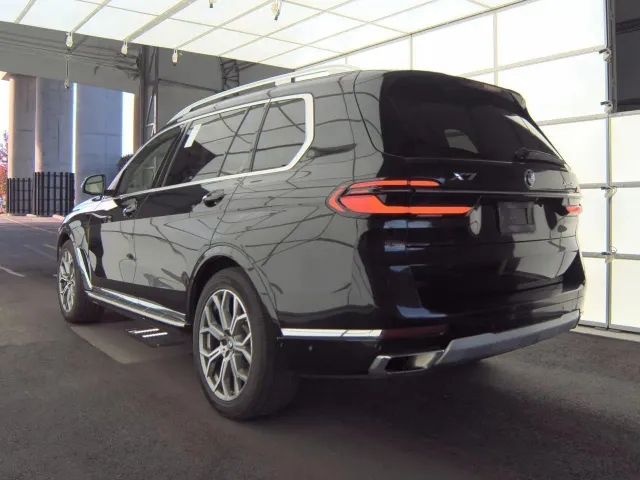 BMW X7 - фото 2