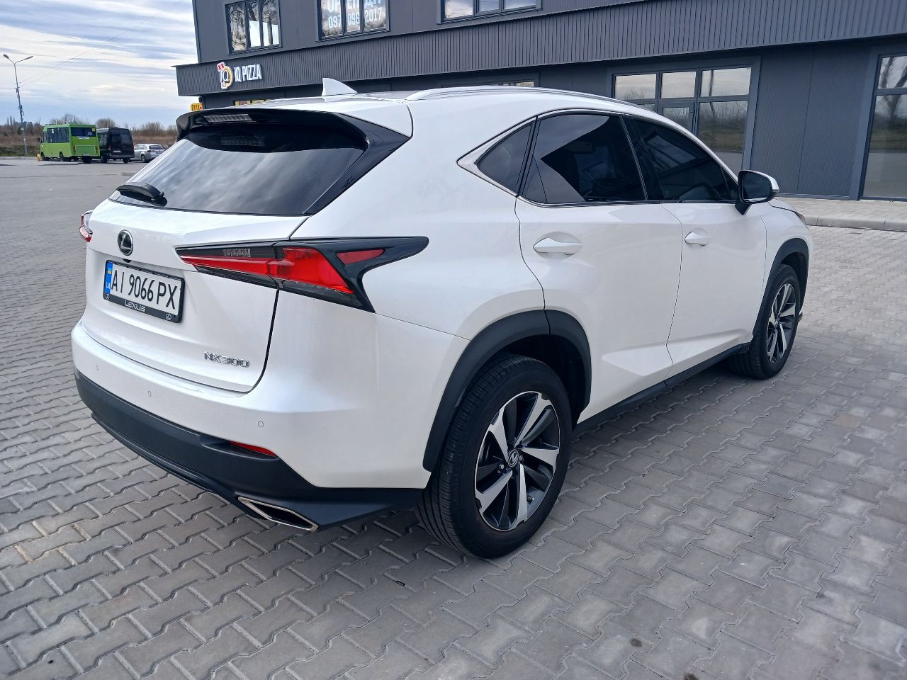 Lexus NX - фото 6