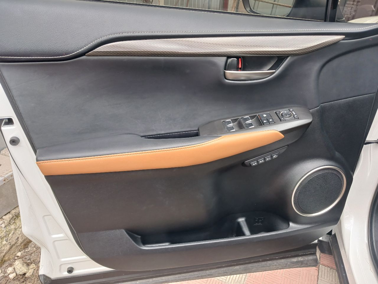 Lexus NX - фото 10