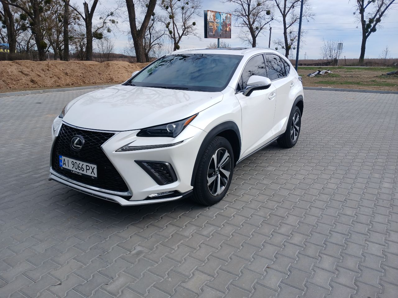 Lexus NX - фото 3